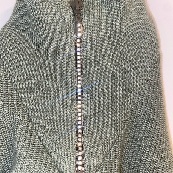 Elegant Olive Gemstone Zipper Turtleneck Sweater - Picture 5 of 7